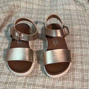 Toddler girl size 5 gold sandals nwot
